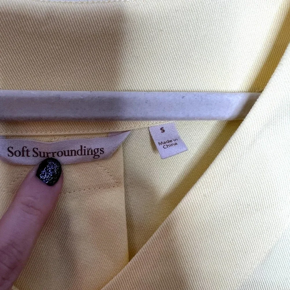 Soft Surroundings Fairmont Tunic Top Roll Tab Sleeve V-Neck Yellow Women's SM - Picture 3 of 4